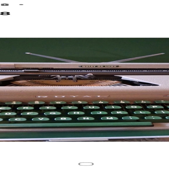 ROYAL Quiet Deluxe Vtg Typewriter NEEDS RIBBON - Picture 3 of 7